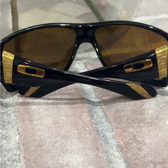 Oakley Black Sunglasses with Gold Lenses - Picture 4 of 6